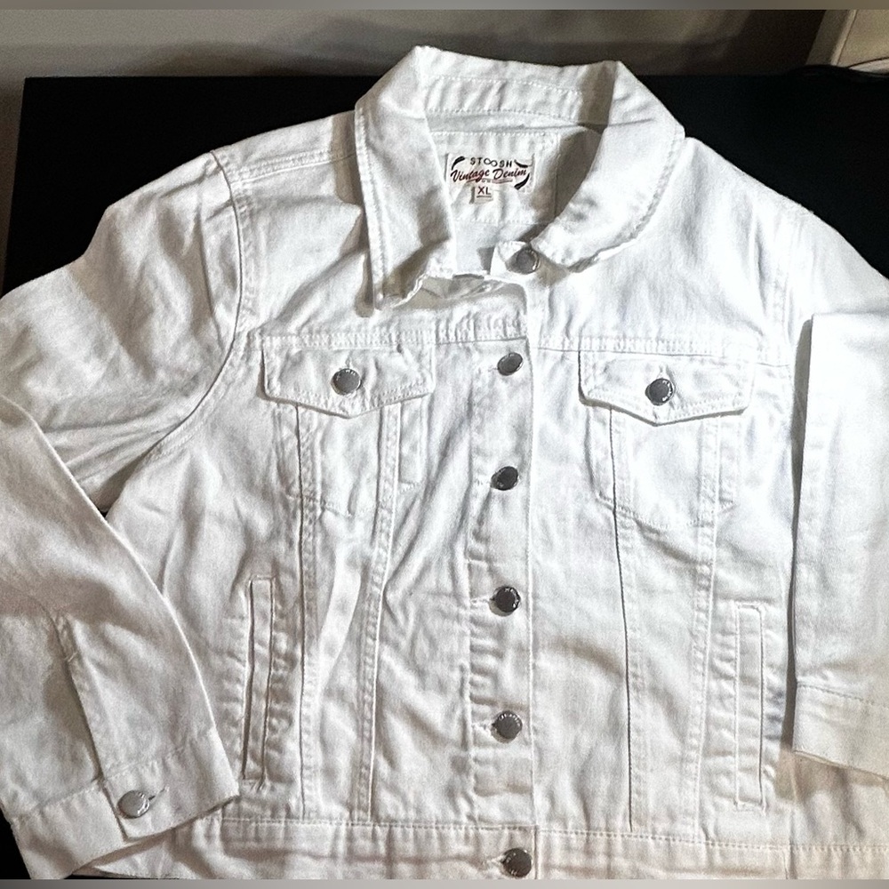 *SALE*Embroidered White Jean Jacket with Gold Lace and Butterfly Design - Picture 6 of 6